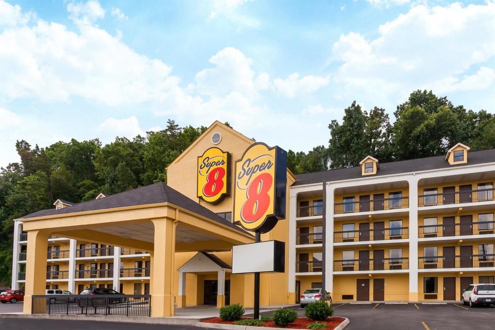 Super 8 by Wyndham Pigeon Forge Emert St image 1